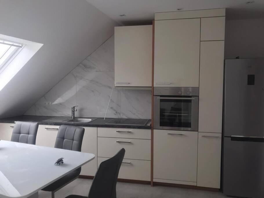 B01 Apartment Between Cologne & Bonn With Nature Access Тройсдорф Екстериор снимка